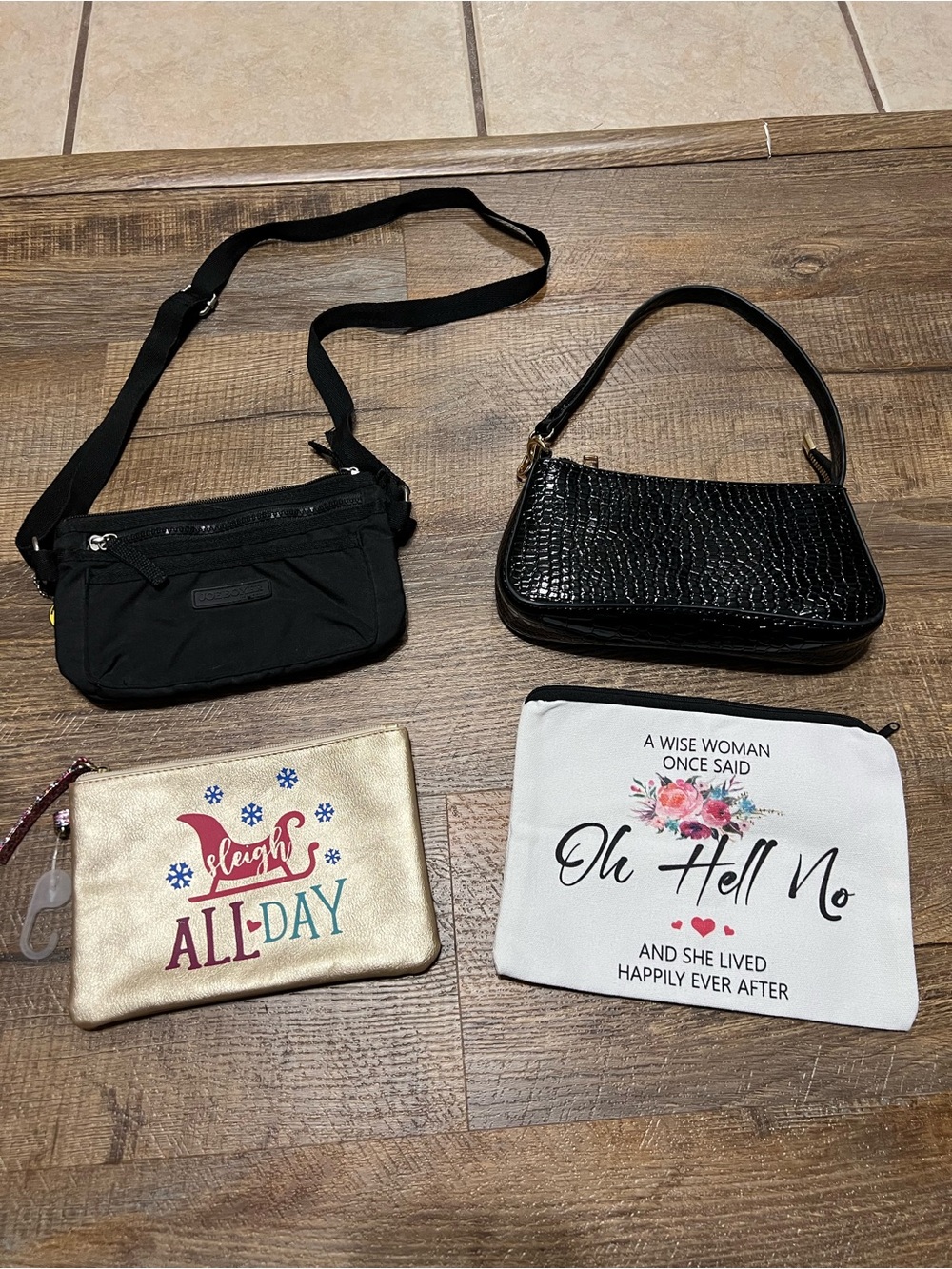 2 shoulder bags and 2 cosmetic bags bundle
